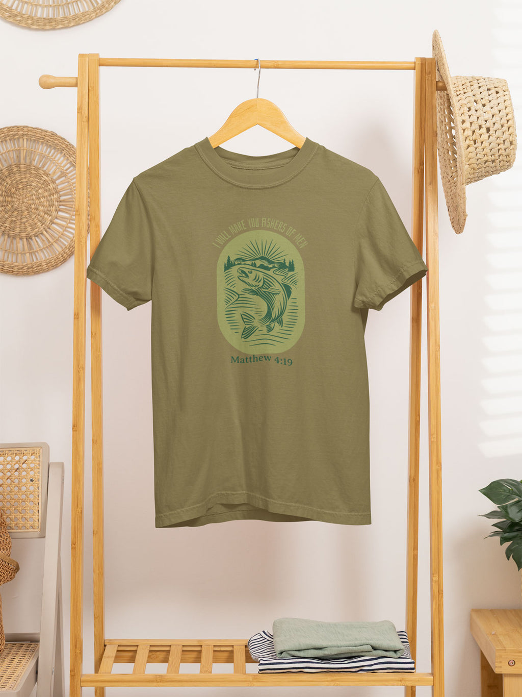 Fishers Of Men Vintage Style Badge | Christian Faith Inspired Snow Washed Oversized Cotton T-Shirt