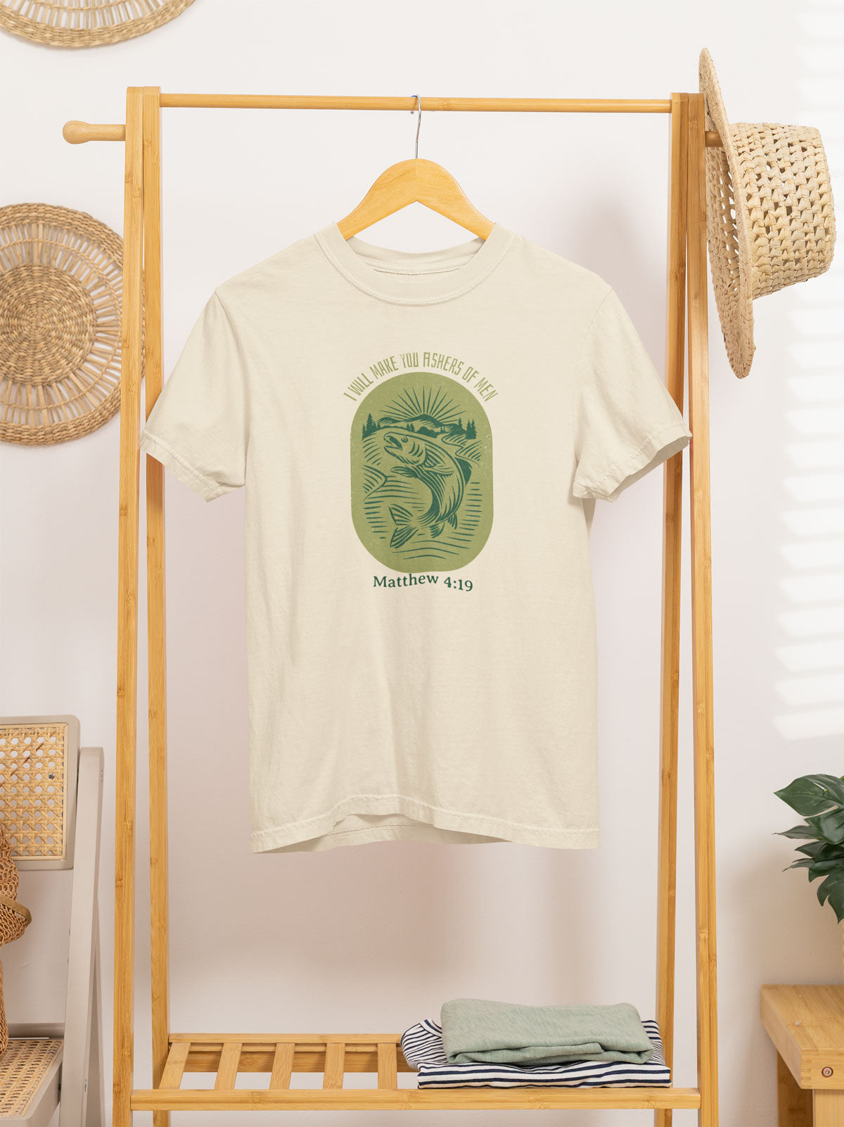 Fishers Of Men Vintage Style Badge | Christian Faith Inspired Snow Washed Oversized Cotton T-Shirt
